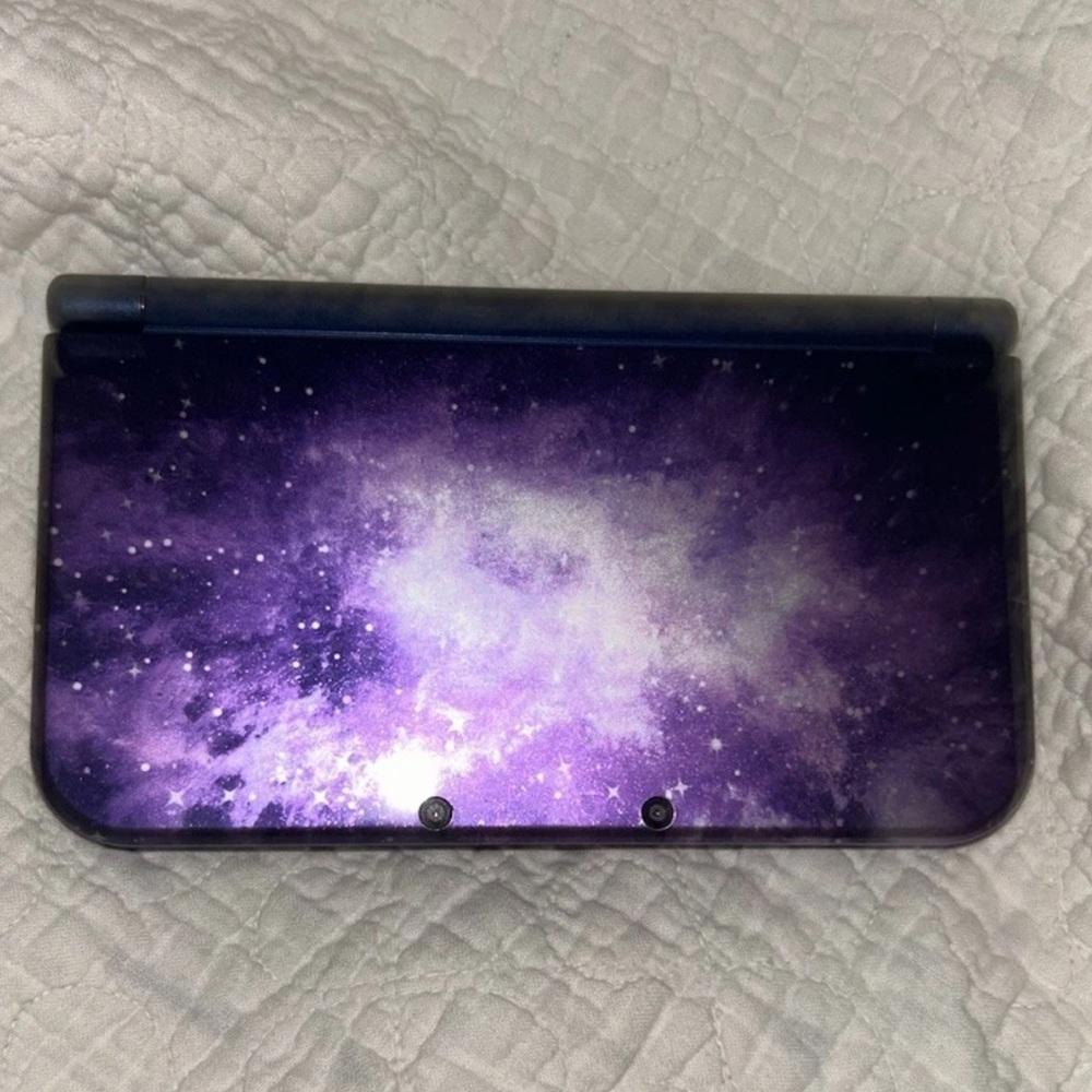 💰SOLD Limited Edition Purple Galaxy Nintendo 3DS XL Collectible Game Console Y2K